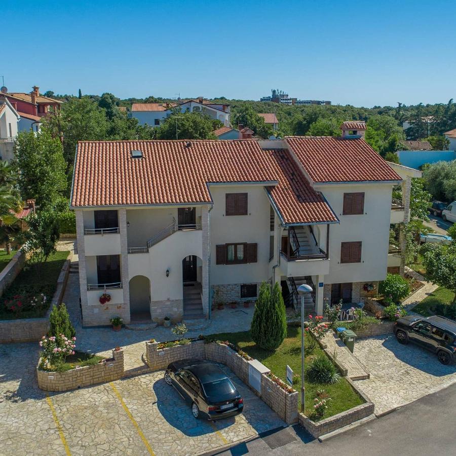 Apartmani Lorena Porec Ngoại thất bức ảnh