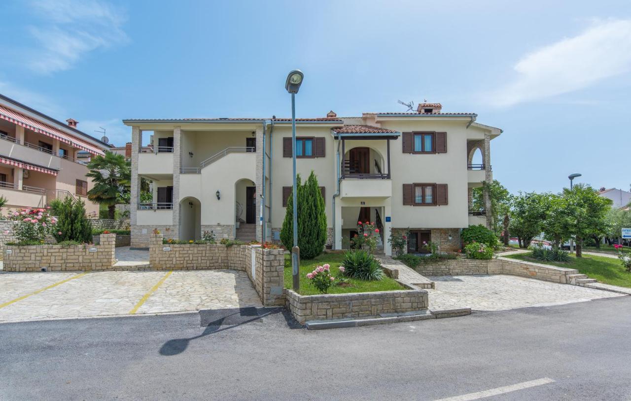 Apartmani Lorena Porec Ngoại thất bức ảnh