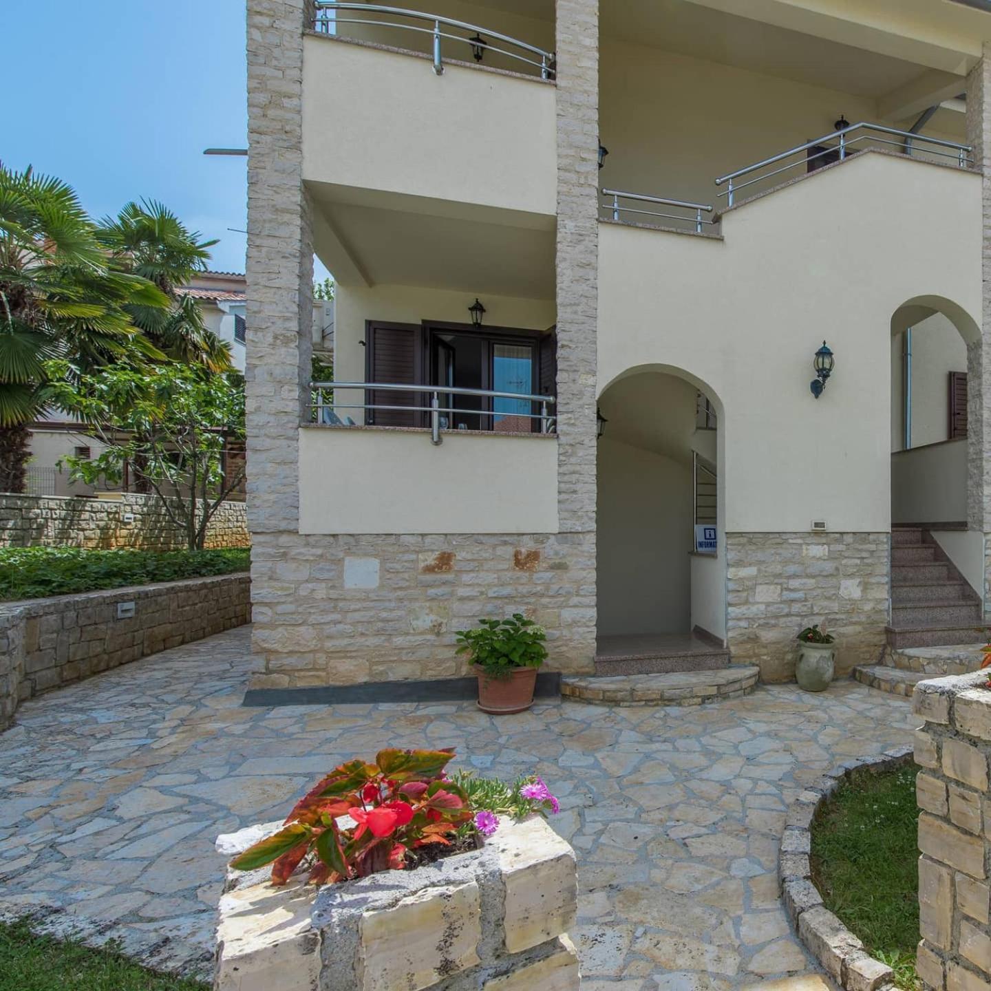 Apartmani Lorena Porec Ngoại thất bức ảnh