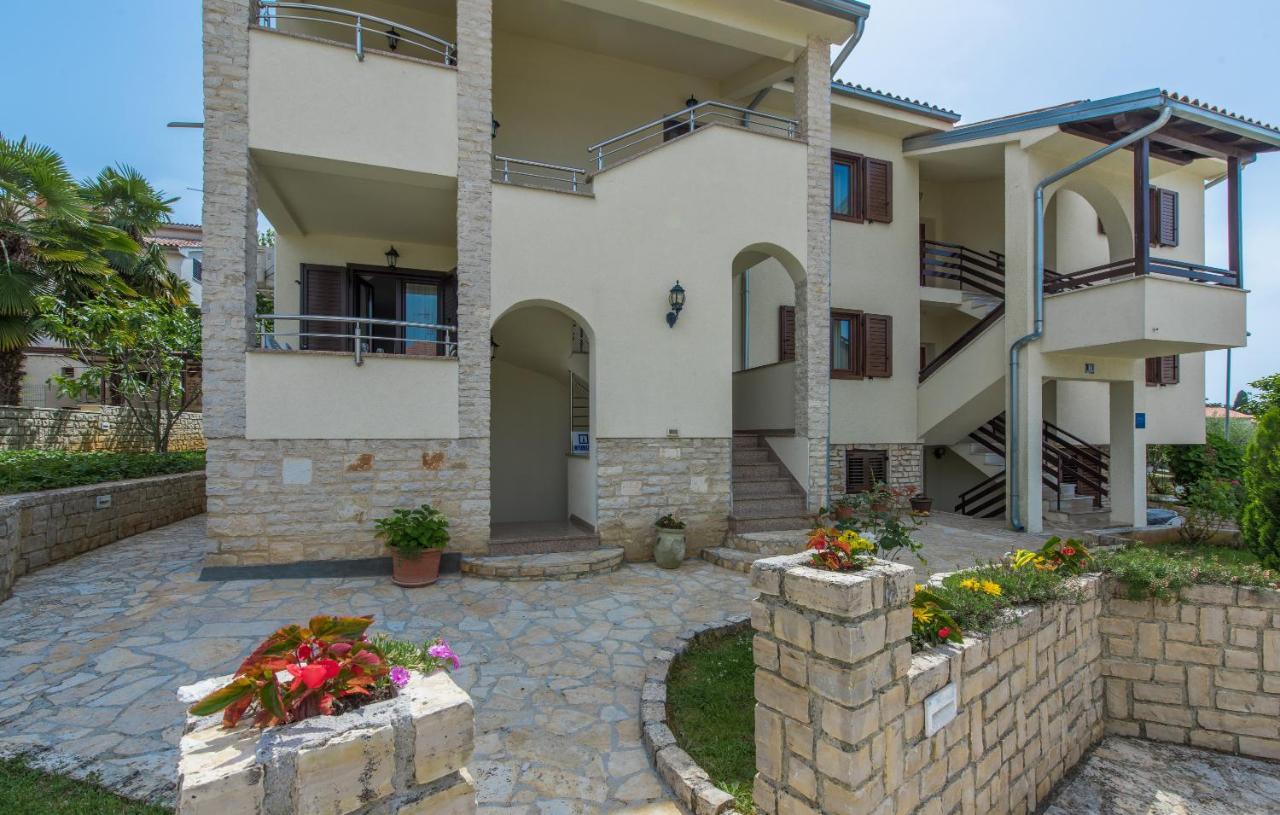 Apartmani Lorena Porec Ngoại thất bức ảnh