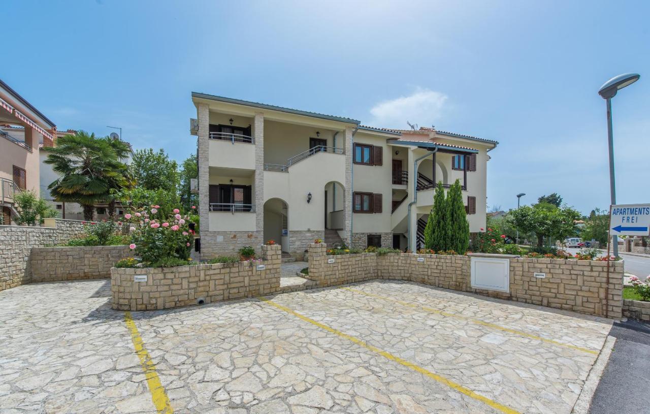 Apartmani Lorena Porec Ngoại thất bức ảnh
