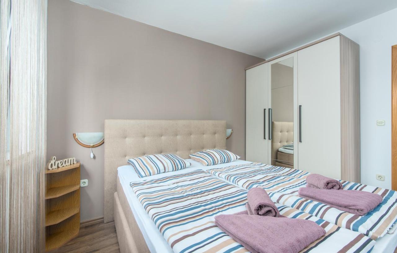Apartmani Lorena Porec Ngoại thất bức ảnh