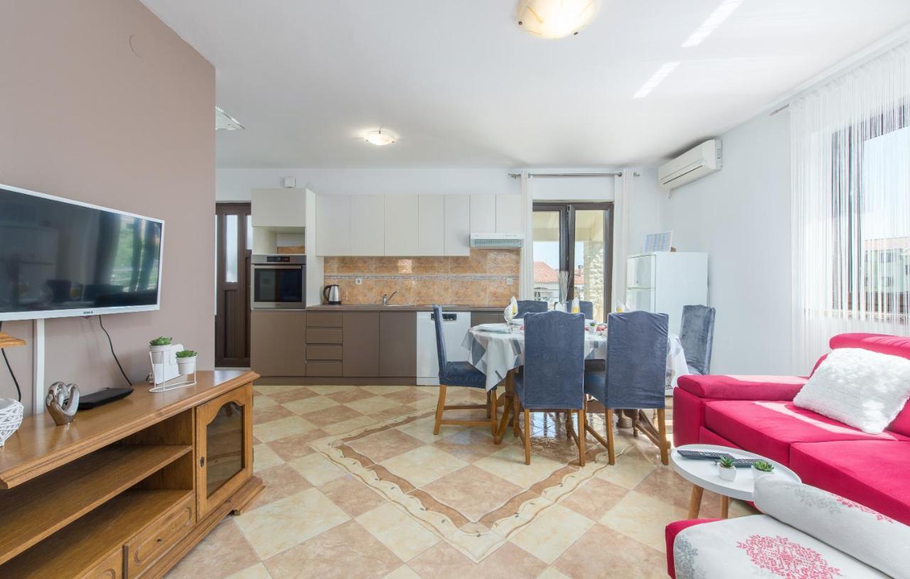 Apartmani Lorena Porec Ngoại thất bức ảnh